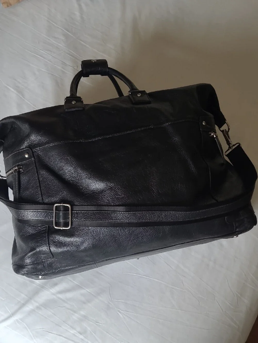 Heyraud Black Leather Duffel Weekender Bag. Shoulder Strap Large Travel Gym
